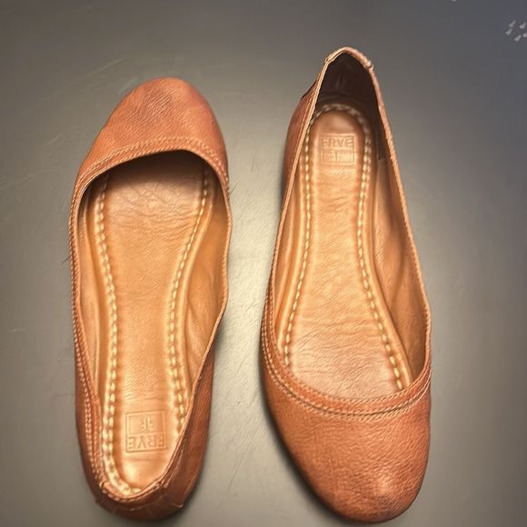 FRYE | CARSON BALLET in Cognac | 7.5 - Picture 2 of 12